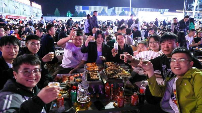 大陸發布公關優秀案例,淄博燒烤等20案例入選。(澎湃新聞)